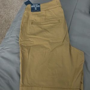 Hollister Khaki Shorts Brand New Size 28